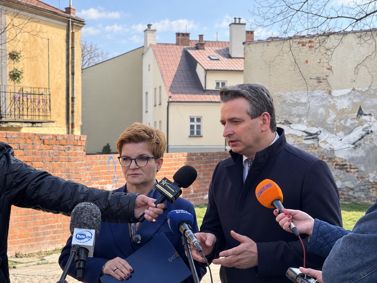 Robert Wardzała — podczas konferencji prasowej w Tarnowie